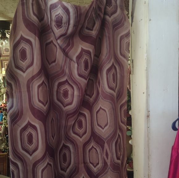 3 PC SET OF SHEER CURTAINS.. WITH THREE FREE SHEER PANELS. - Picture 2 of 6